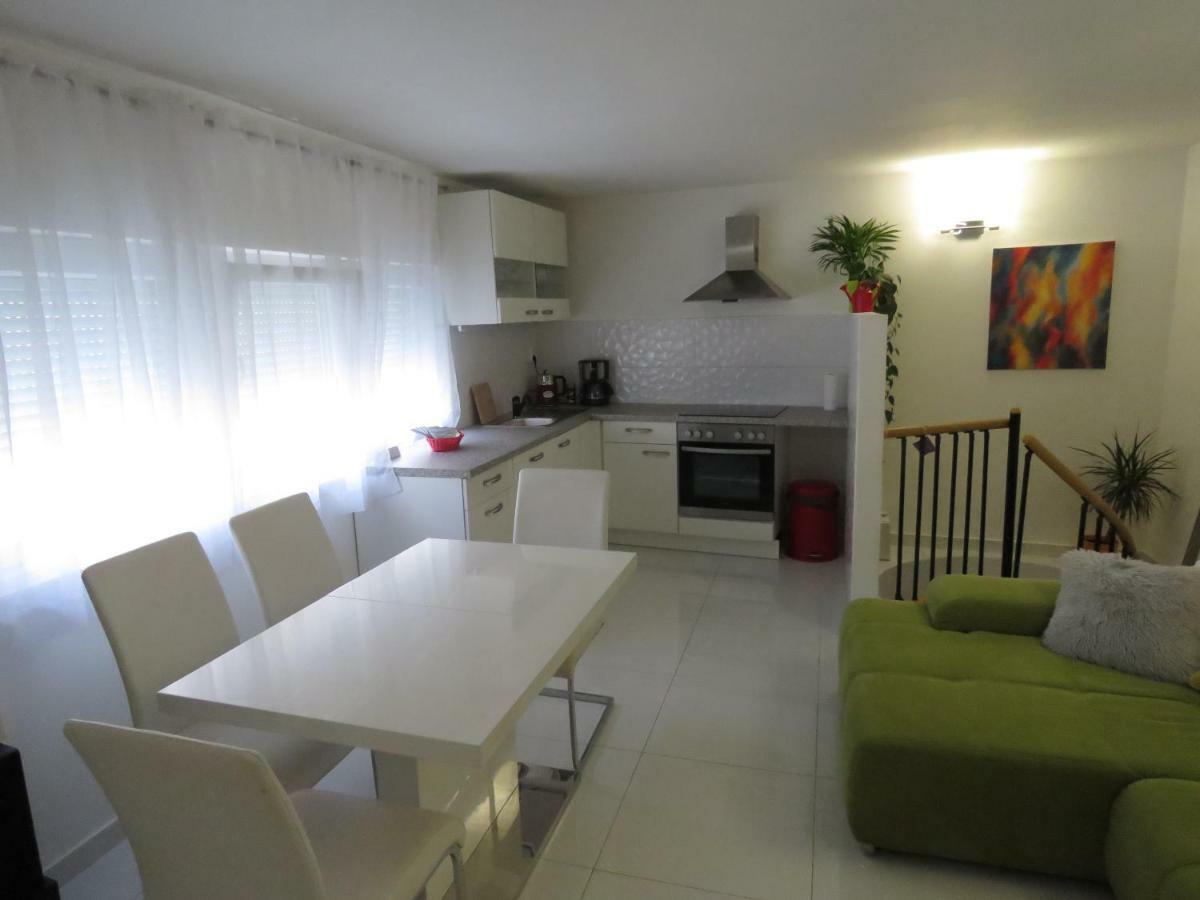 Apartman Crnica 시베니크 외부 사진
